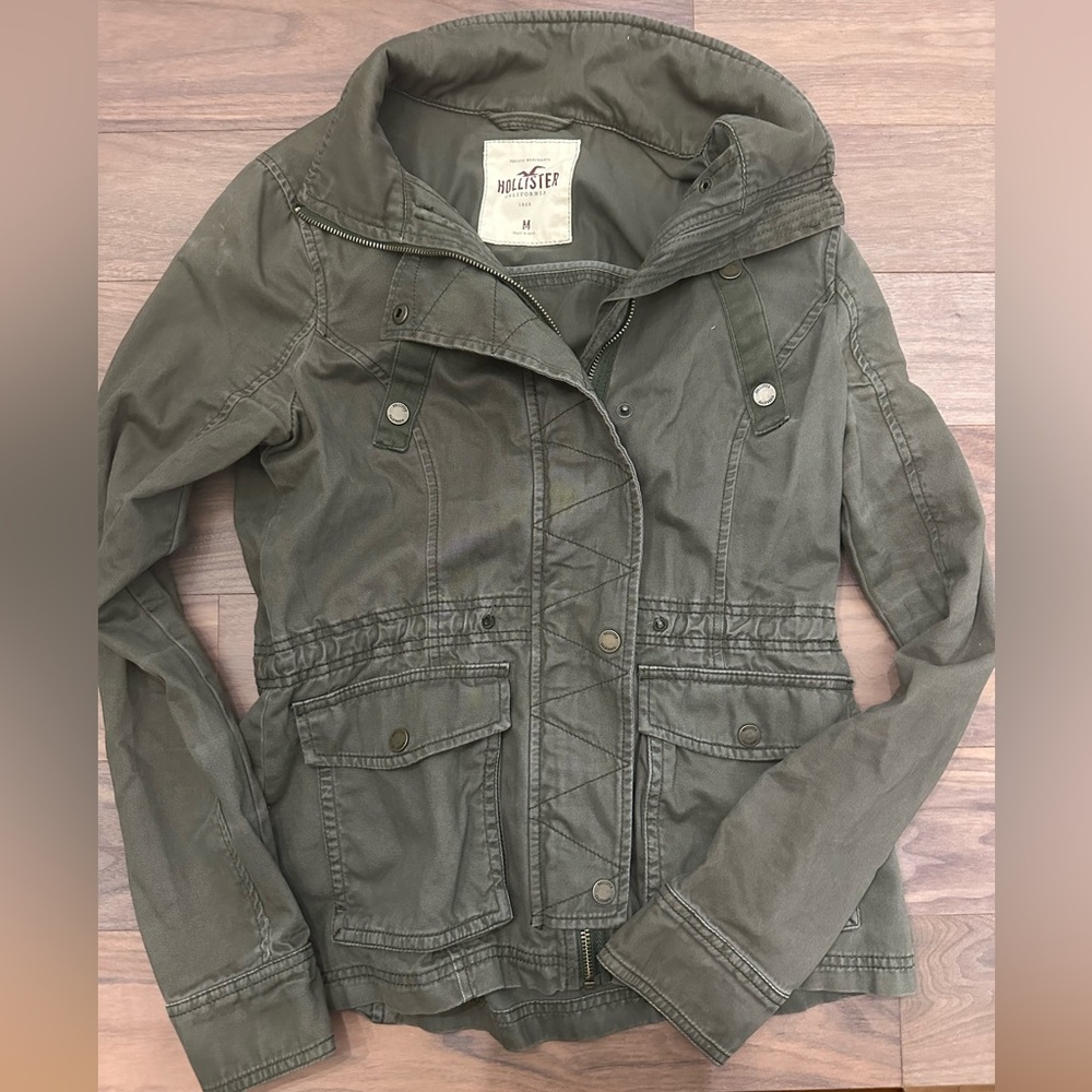 Hollister Women's Utility Jacket in Army Green